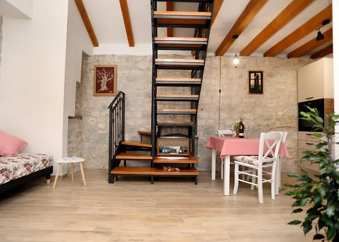 Studio Apartman Mihaella