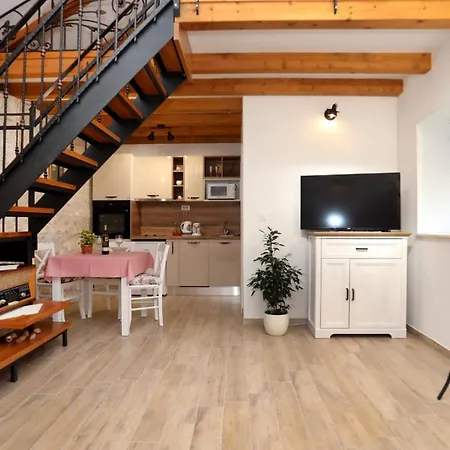 Studio Apartman Mihaella Kastela Exterior photo