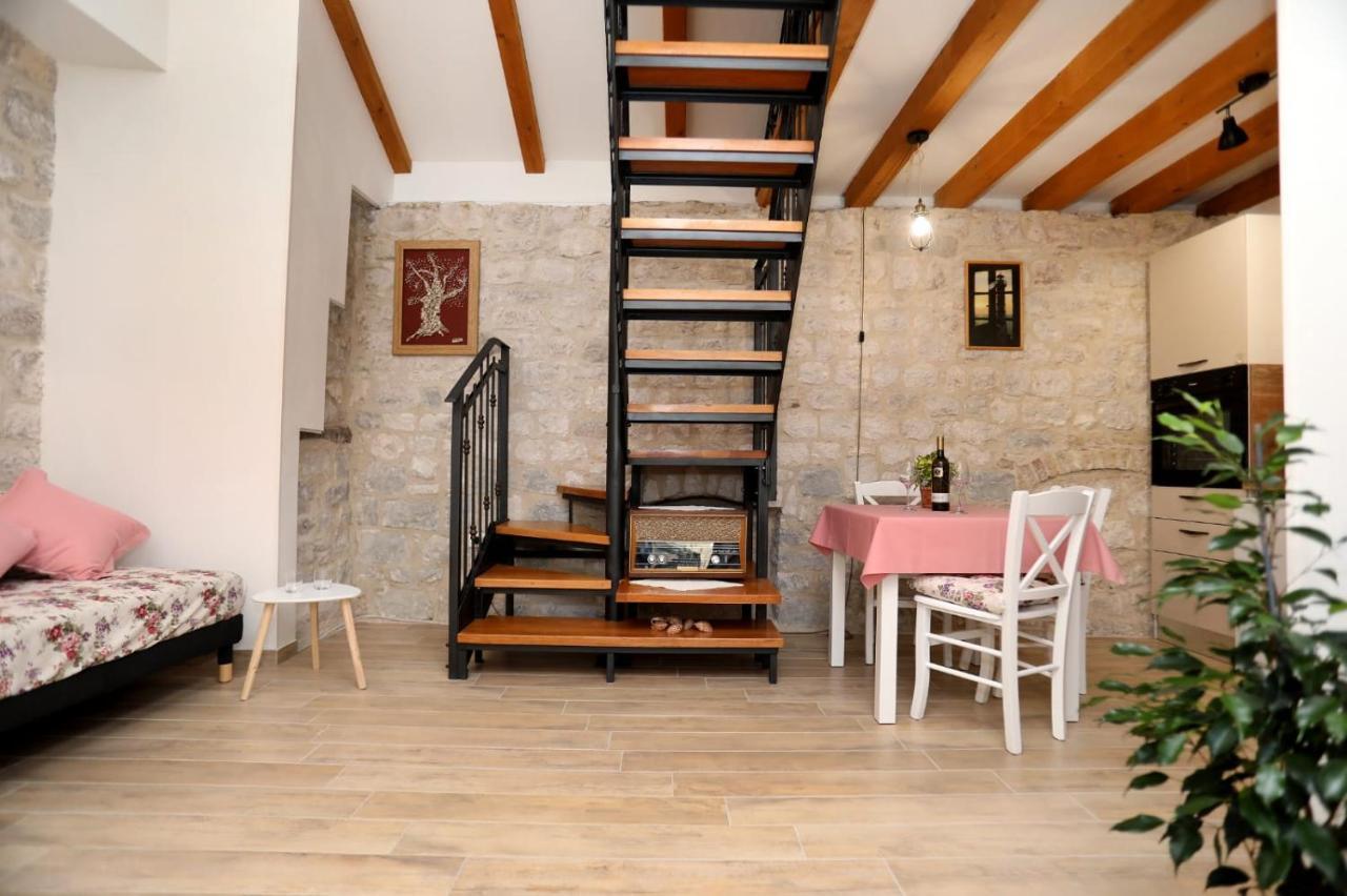 Mihaella * Kastela